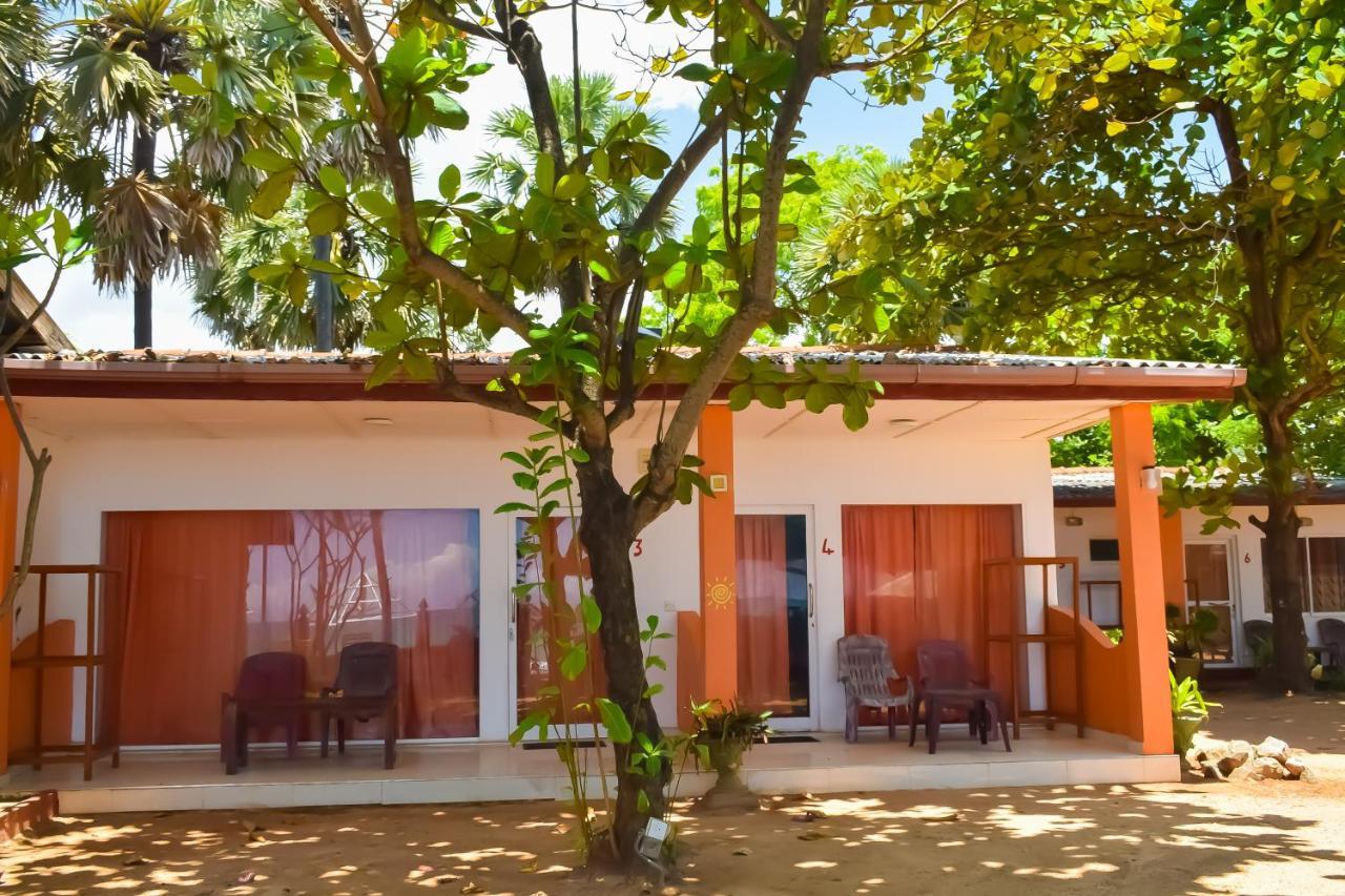 Golden Beach Cottages Trincomalee Eksteriør bilde