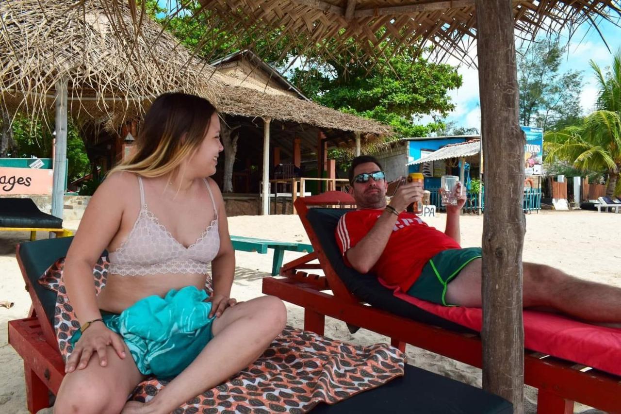 Golden Beach Cottages Trincomalee Eksteriør bilde